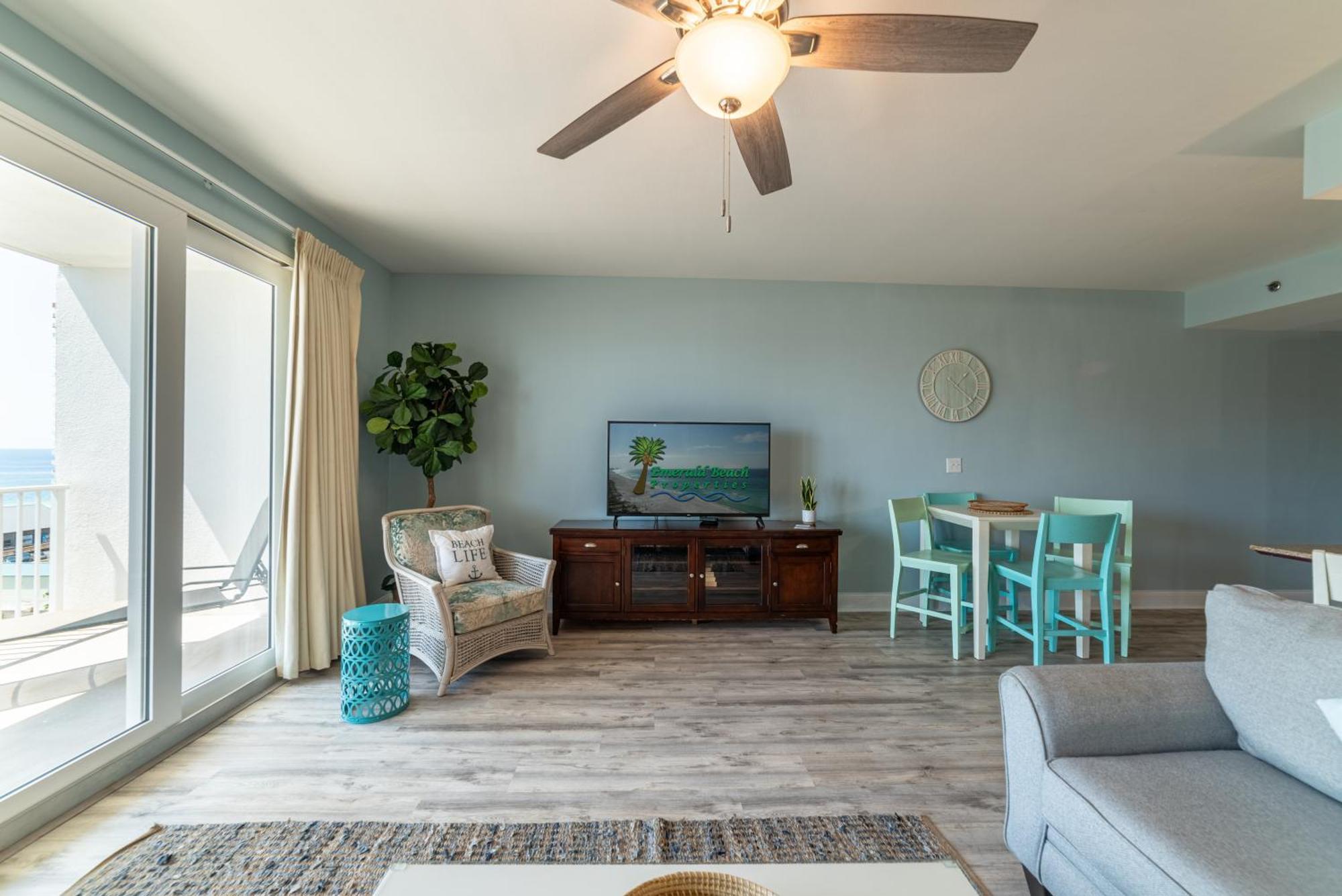 Laketown Wharf 816 'tasty Waves Pcb' Holiday home *